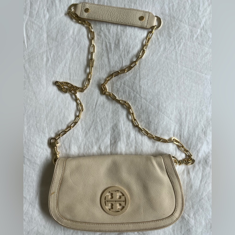 Tory Burch ivory crossbody handbag (6x11)